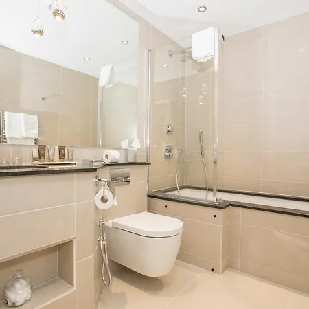 Mansio Suites Trafalgar House Apartment
